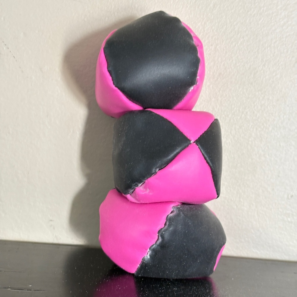 Duncan brand juggling balls. Vinyl. Set of 3